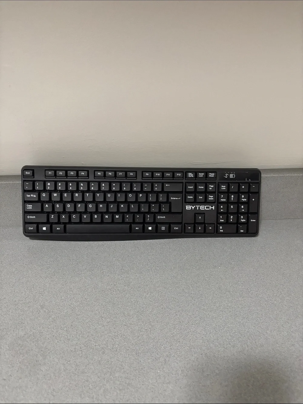 Black Full-Size wireless Keyboard